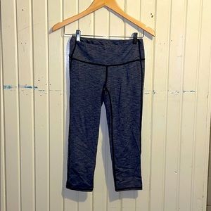 Athleta cropped workout tights